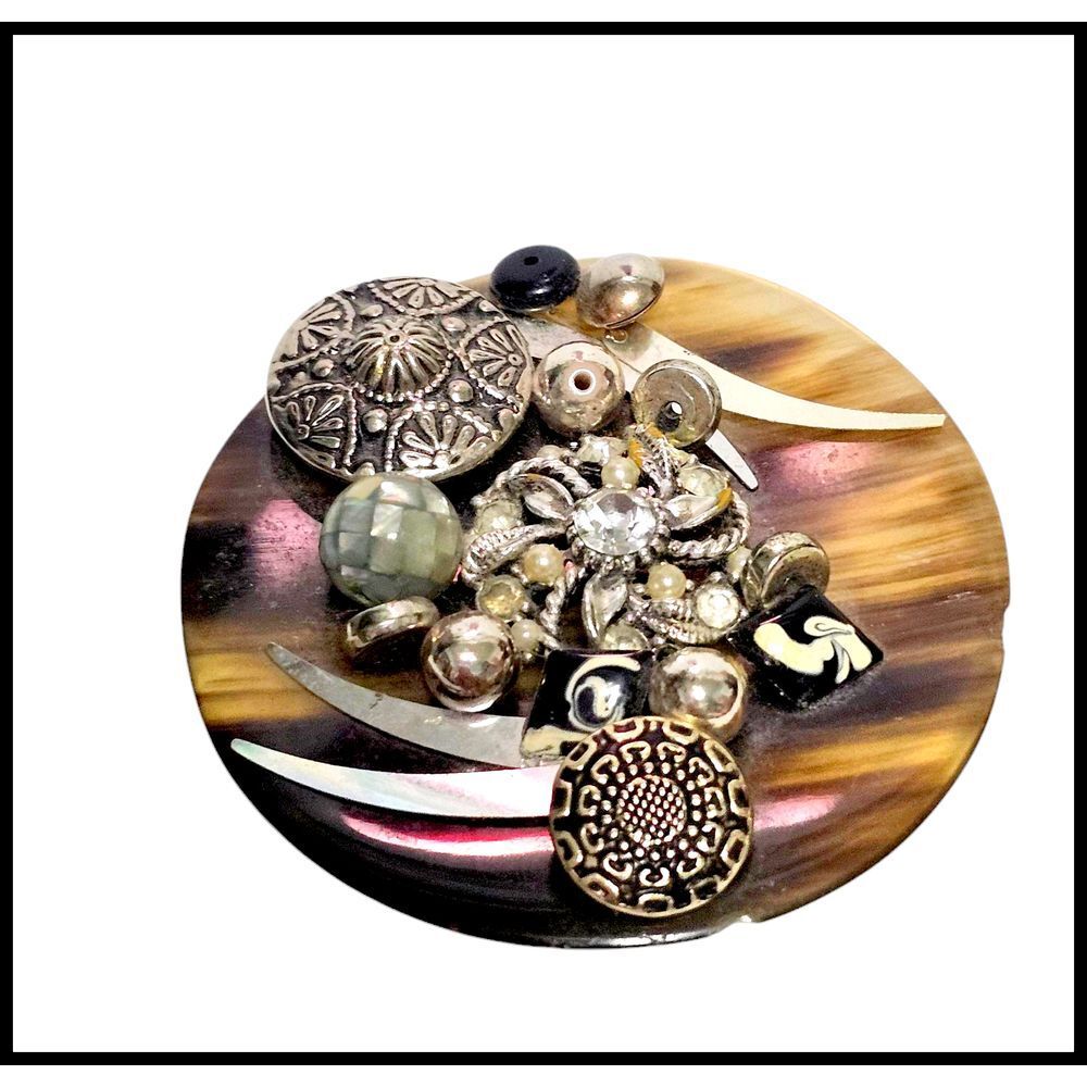 Vintage Round‎ Brooch Pin Horn Rhinestone Button Embellished Statement